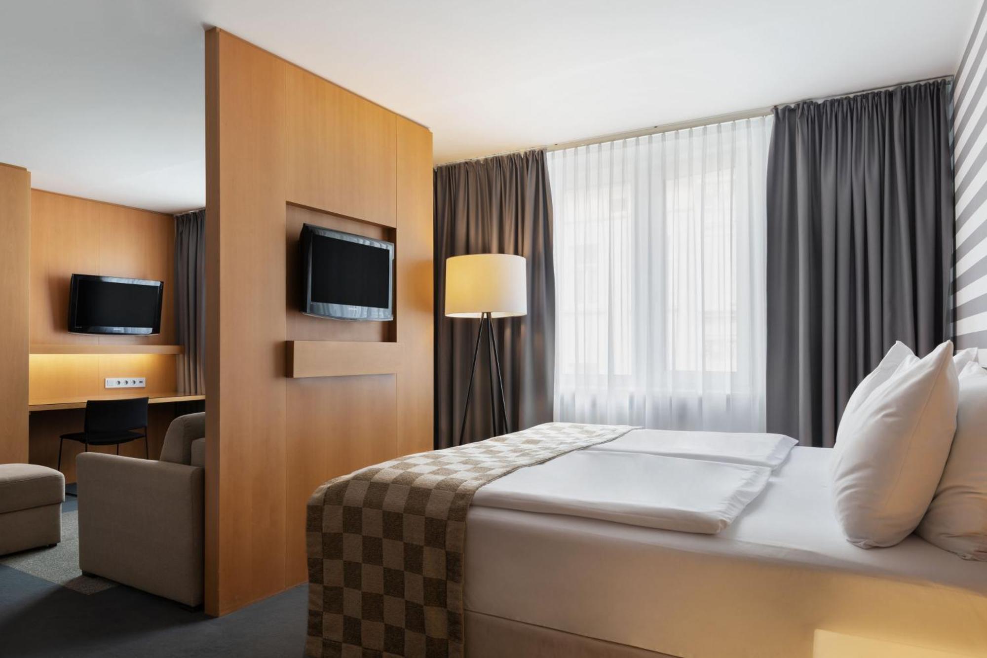 By Ihg Wenen